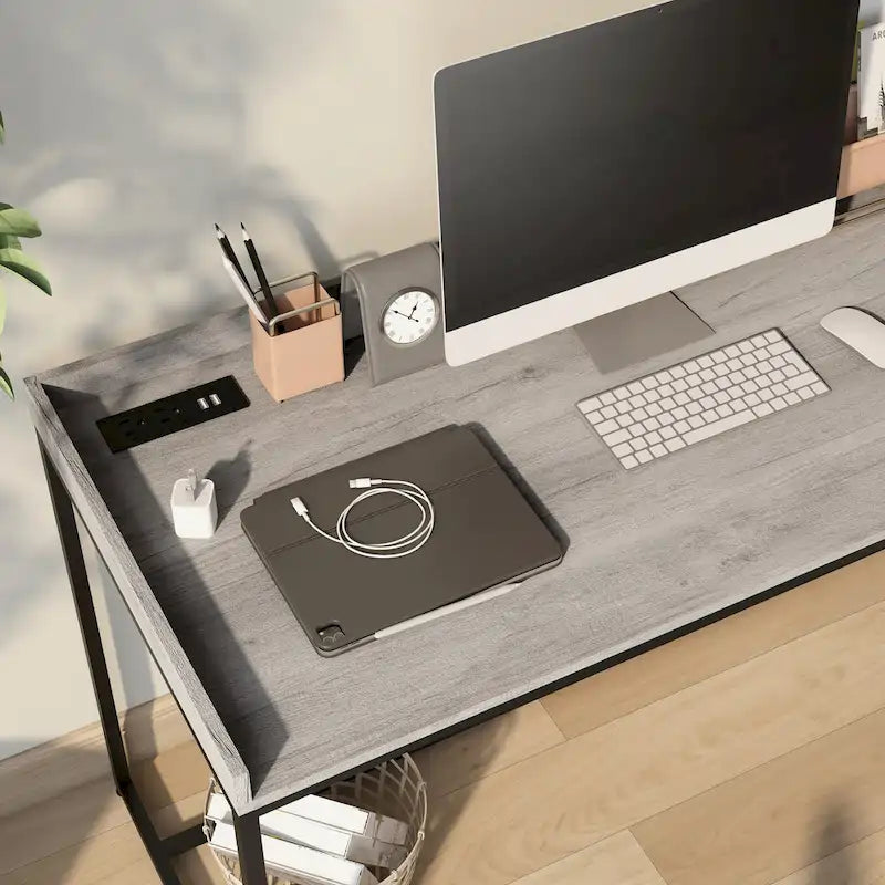 Bureau d'ordinateur en acier de 63 pouces avec ports USB