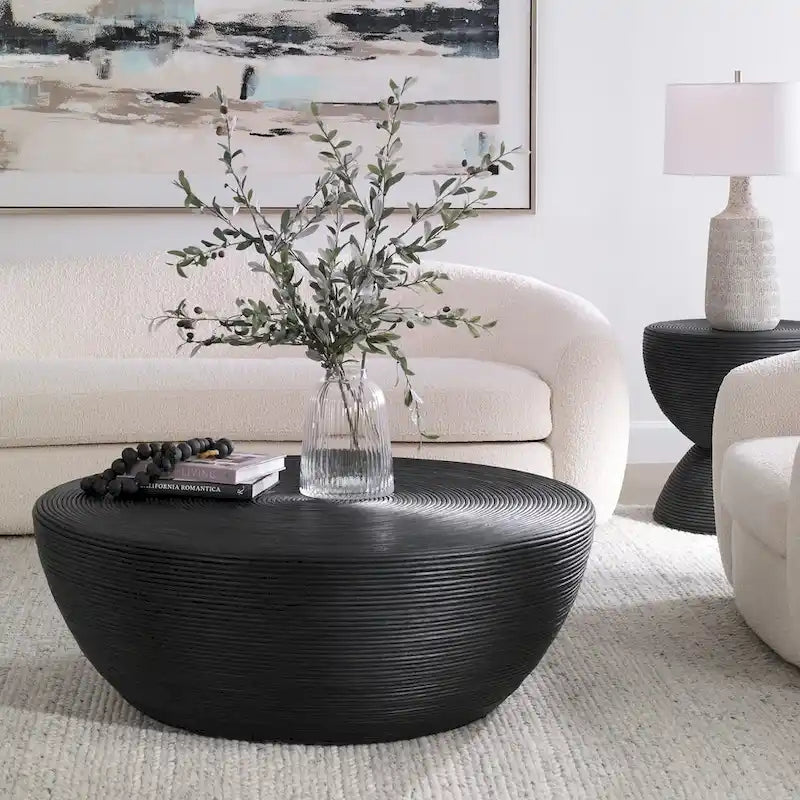 Table basse en rotin noir - 44 cm de large x 16 cm de haut x 44 cm de profondeur
