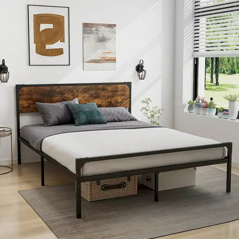 Lit plateforme double/grand format de style rustique avec tête et pied de lit