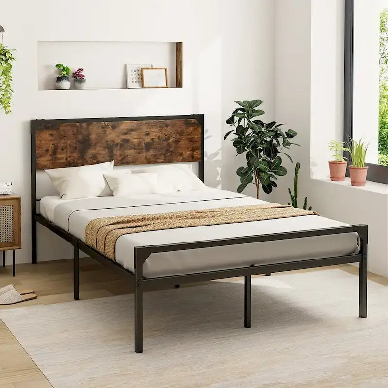 Lit plateforme double/grand format de style rustique avec tête et pied de lit